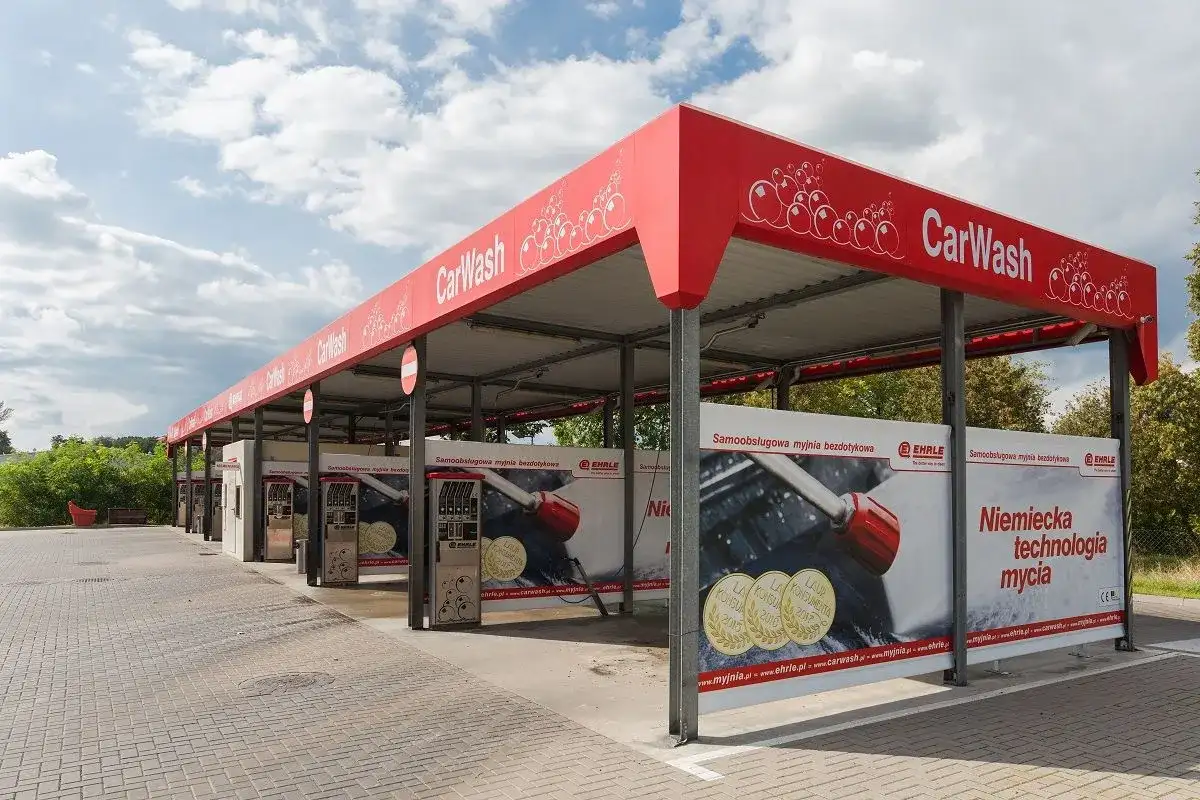 Budowa myjni bezdotykowej: Koszty od 400 tys. zł. Czy się opłaca?