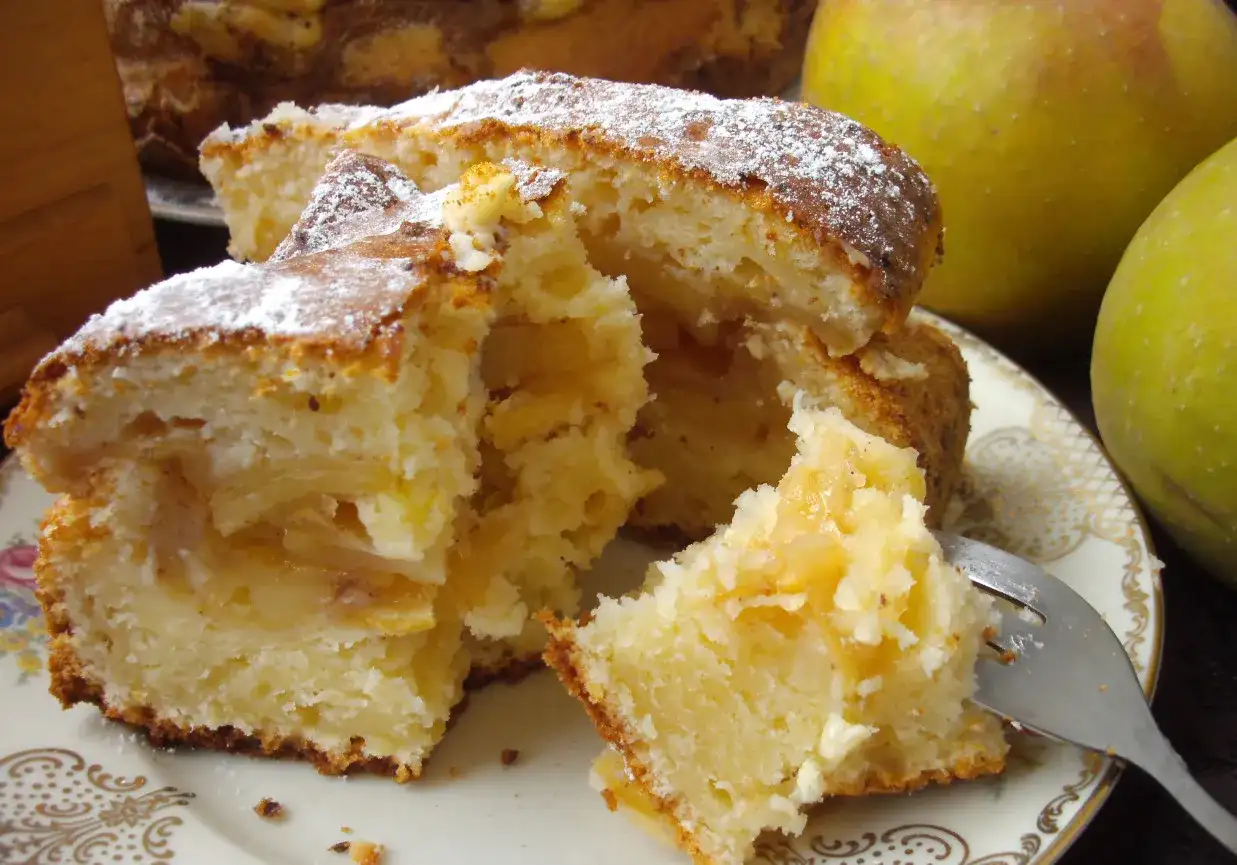 Dlaczego ciasto serowe z jabłkami jest tak aromatyczne i pyszne?