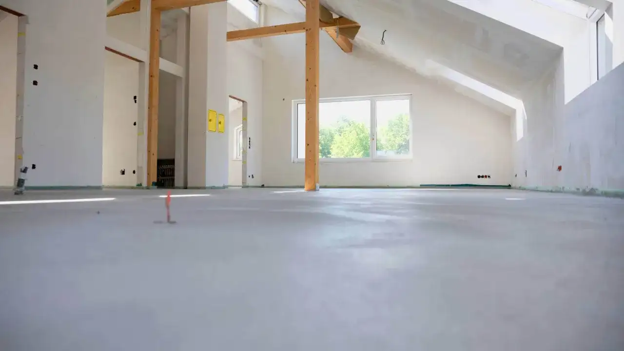 Ile kosztuje wylewka w 2026? Ceny, typy, jak nie przepłacić!