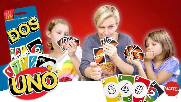 DOS vs UNO: Jak grać w DOS? Poznaj zasady i wygrywaj!
