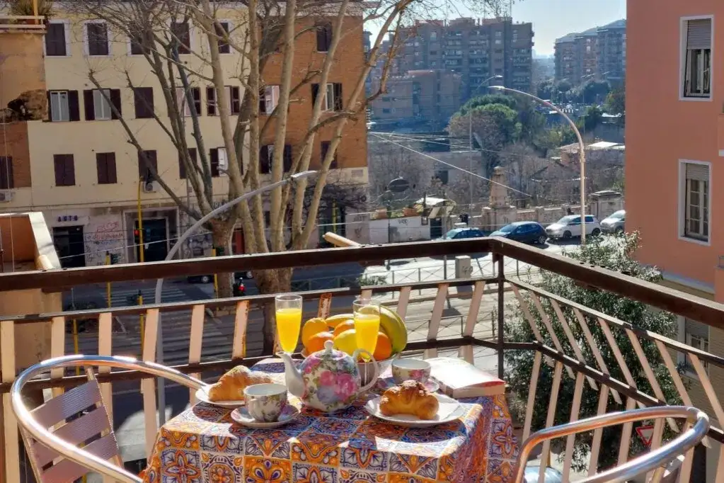 Nocleg w Rzymie: Gdzie spać, by odkryć miasto i nie przepłacić?