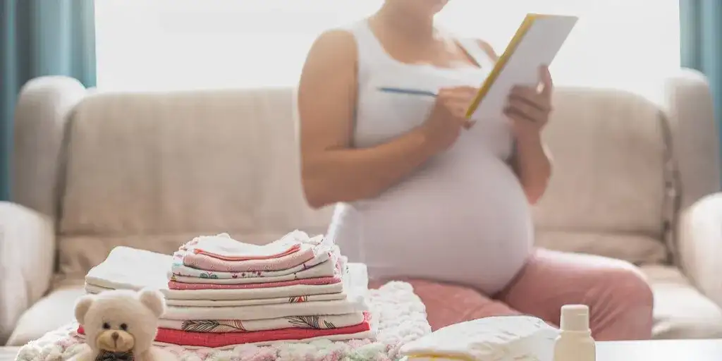 Kiedy zaczyna się 9 miesiąc ciąży? Kluczowe informacje i przygotowania