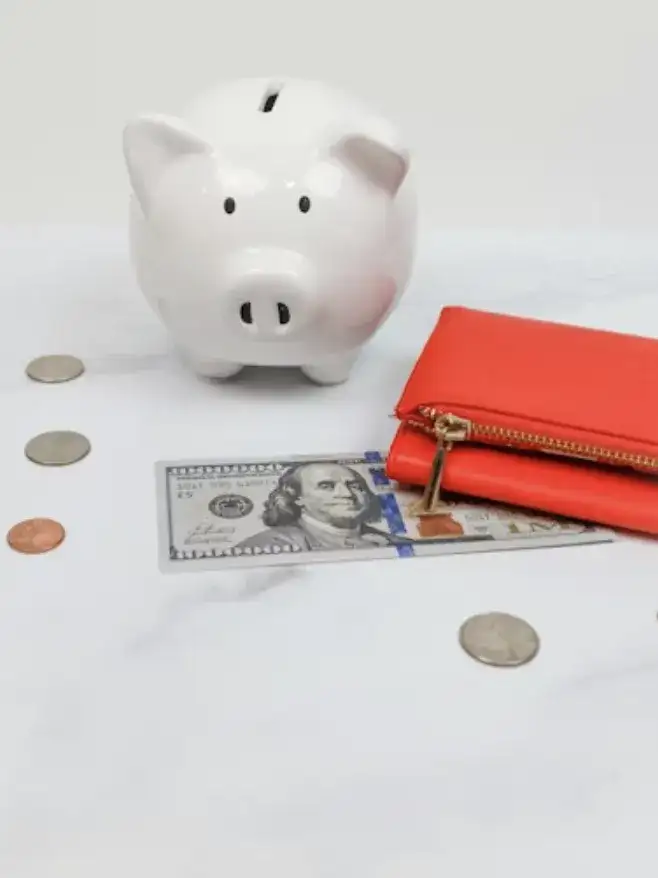 Jak wybrać konto oszczędnościowe lub lokatę: na co patrzeć poza procentem