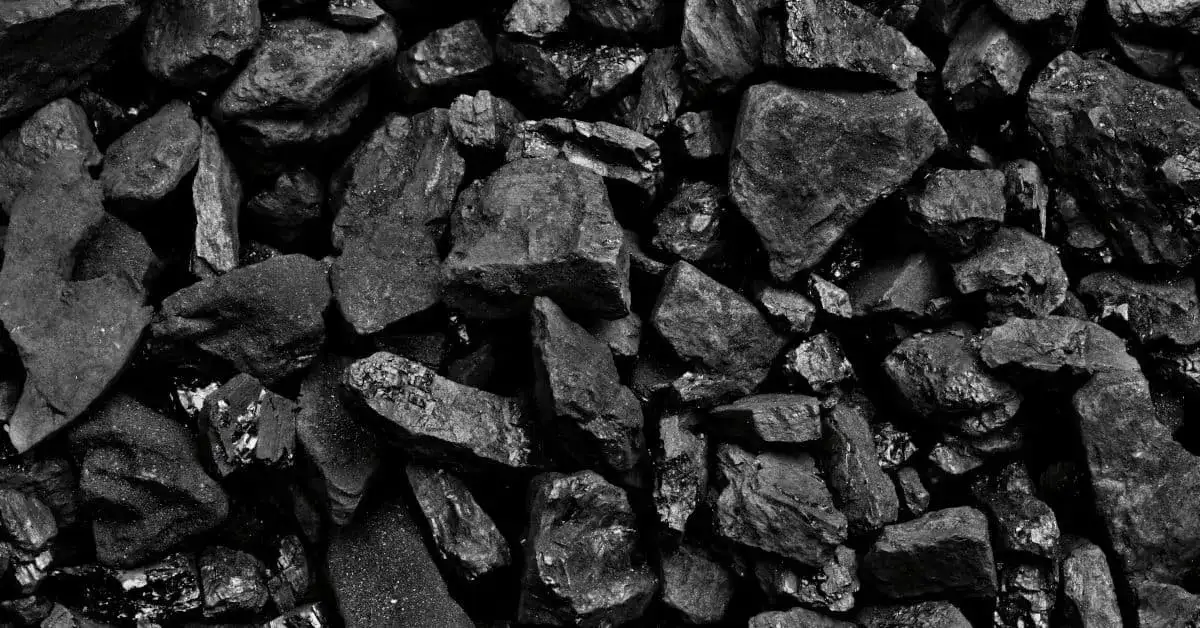 Z czego robi się ekogroszek? Poznaj proces produkcji i skład