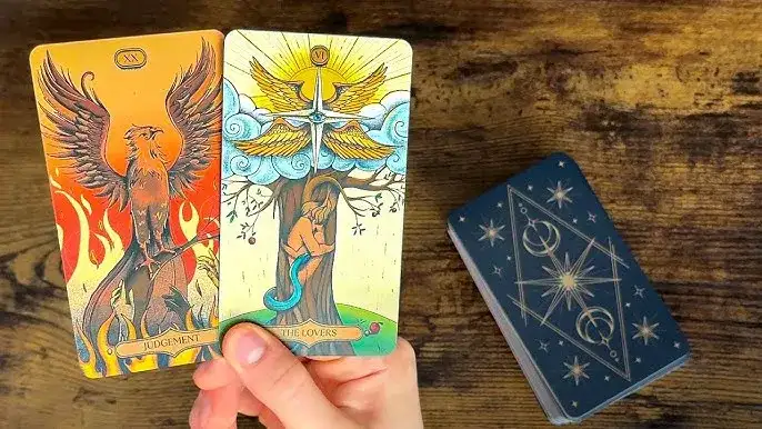 Tarot co on myśli: odkryj prawdziwe uczucia i intencje w relacji