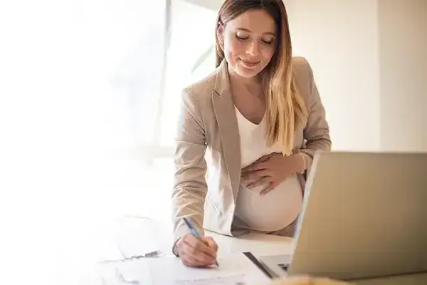 Jak powiedzieć pracodawcy o ciąży i L4, aby uniknąć problemów?