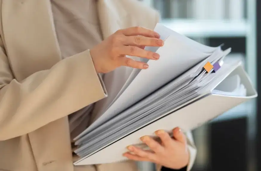 Jakie dokumenty musi posiadać wychowawca wypoczynku, aby pracować?