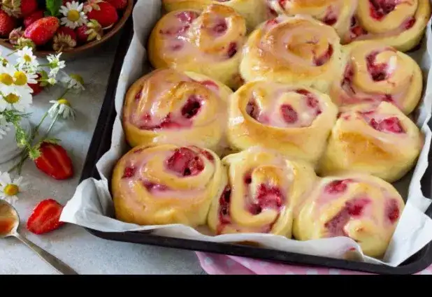 Drożdże w mniej niż godzinę? Szybkie przepisy na słodko i słono!