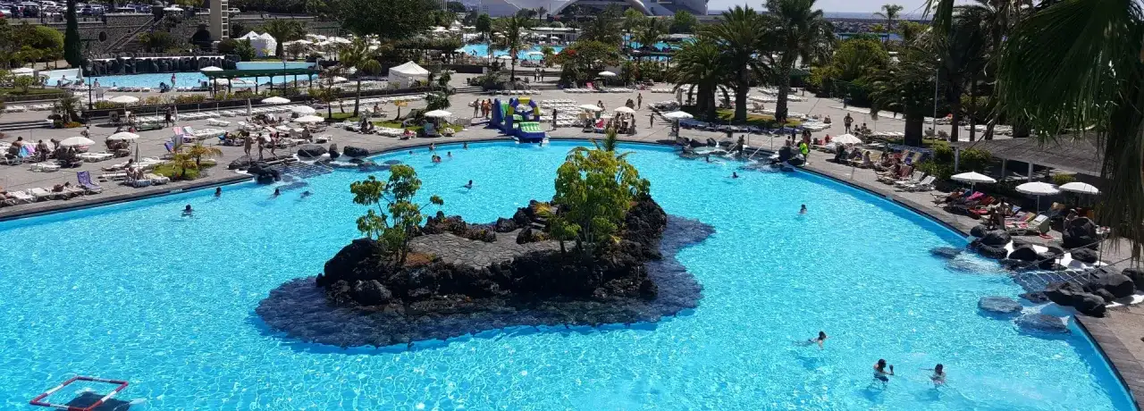 Jak iść na basen w hotelu? Poznaj zasady i uniknij błędów