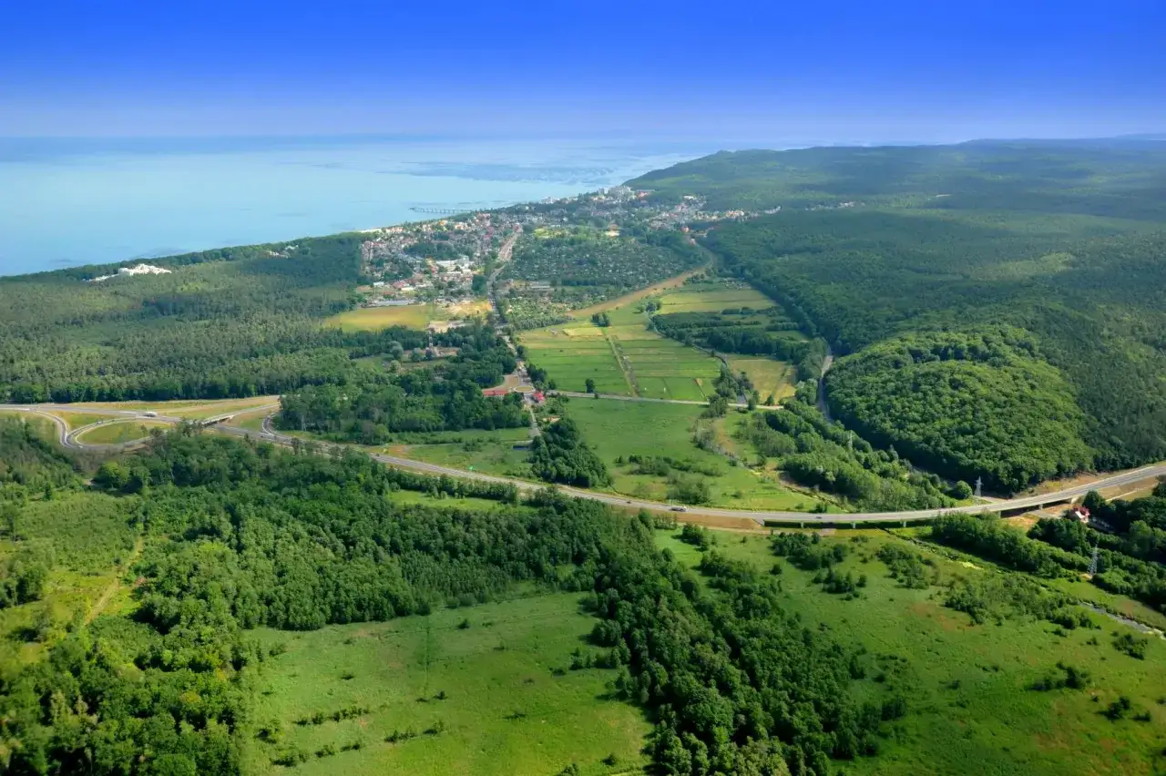Jak dojechać do Międzyzdrojów pociągiem - szybkie trasy i ceny biletów