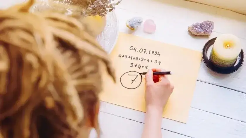 Co oznacza 3 w numerologii? Poznaj jej mocne i słabe strony