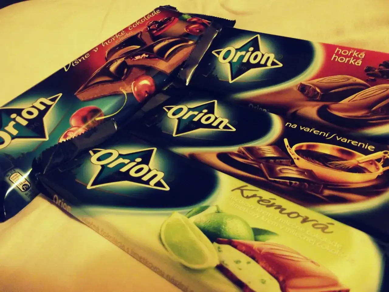 Słowackie czekolady Orion: wiśniowa, gorzka i limonkowa. Idealne, co warto kupić na Słowacji na słodki prezent.