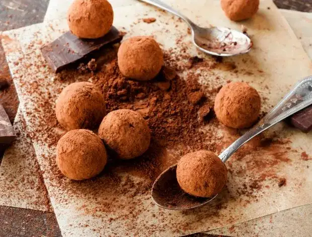 Jak zrobić ule ciastka - prosty przepis na pyszny deser bez pieczenia