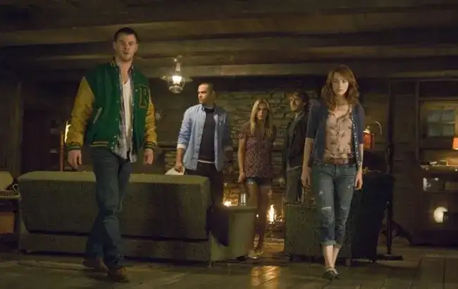 Zwiastun Dom w głębi lasu - mroczna tajemnica na ekranie