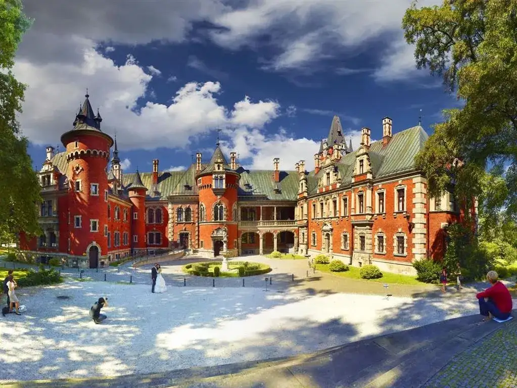 Zamki i pałace w województwie śląskim: odkryj ich fascynującą historię