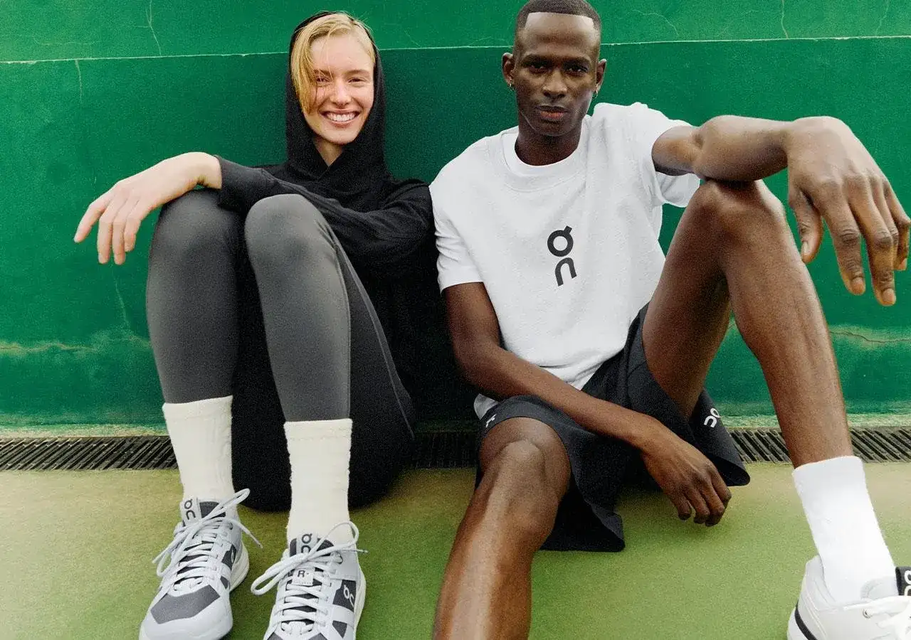 Para biegania? Zobacz, jakie skarpetki do biegania noszą sportowcy na korcie. Komfort i styl w jednym.