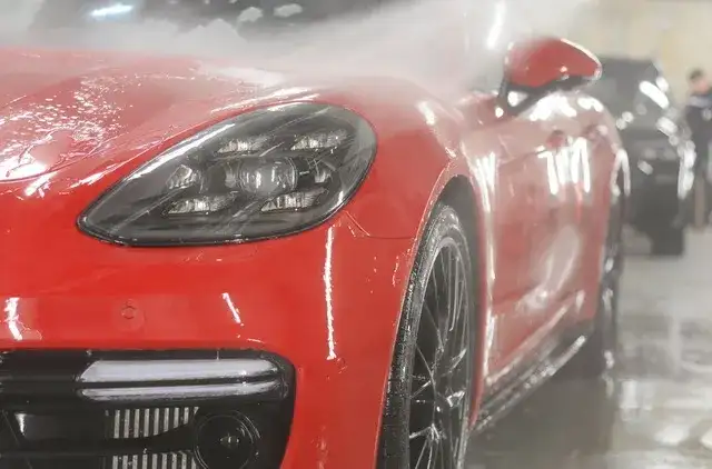 Jak myć samochód z powłoką ceramiczną, aby nie uszkodzić ochrony