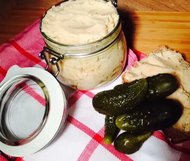 Jak zrobić smalec wegański - prosty przepis na roślinną alternatywę