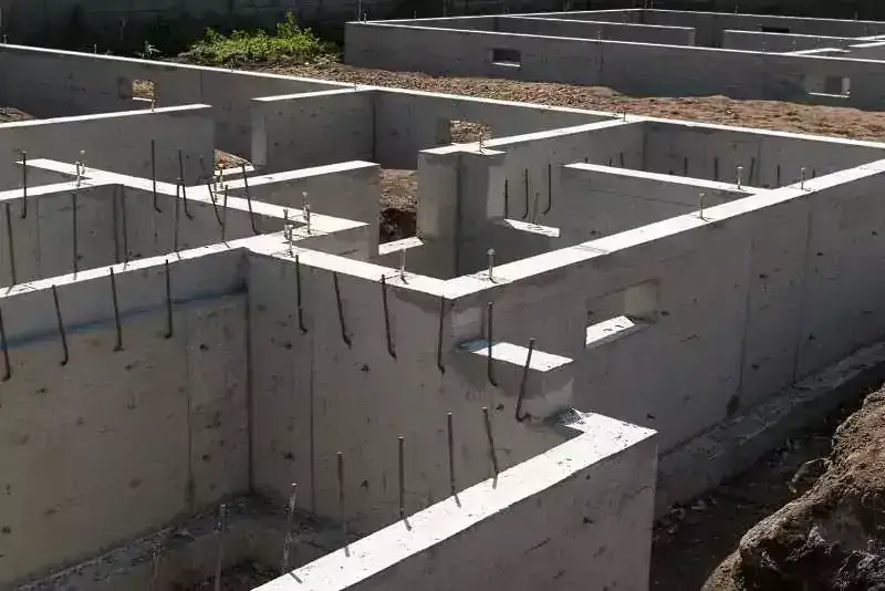 Ile kosztuje izolacja fundamentów? Poznaj ceny i oszczędności