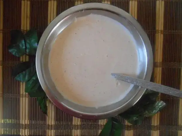 Jak zrobić sos z jogurtu naturalnego do mięsa, który zachwyci smakiem