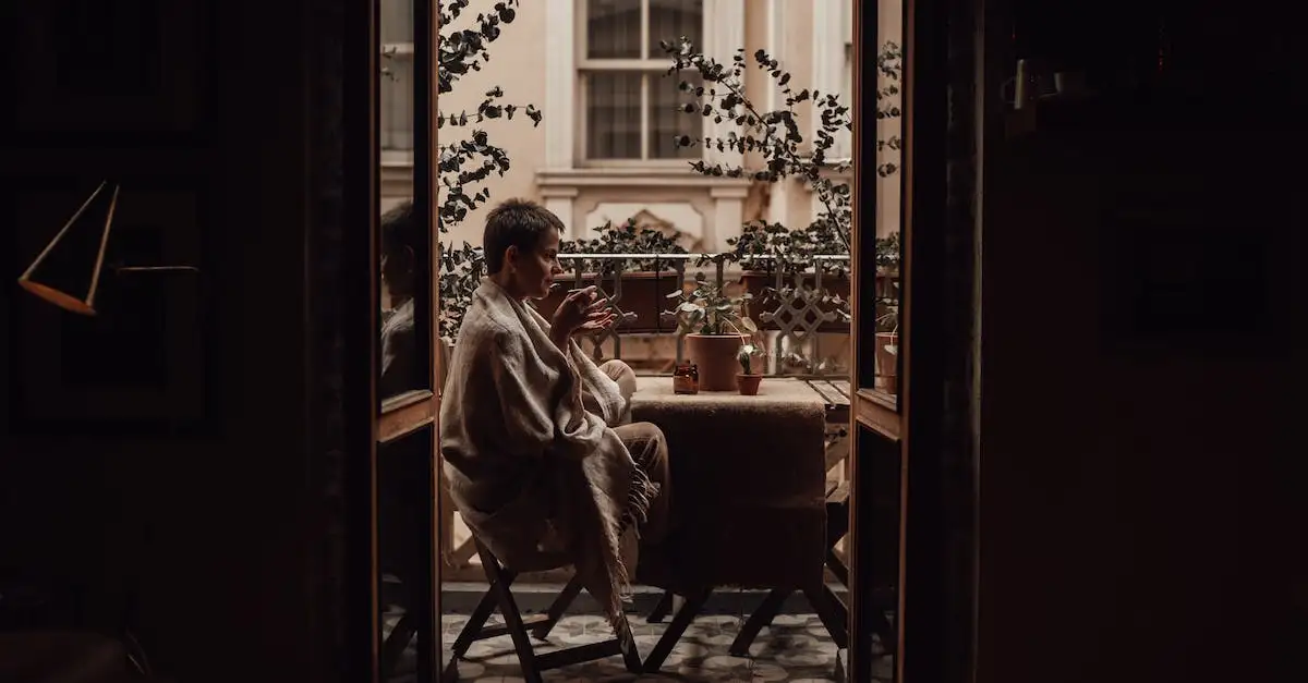  Dekoracje na stolik kawowy - najlepsze pomysły i inspiracje na aranżację salonu