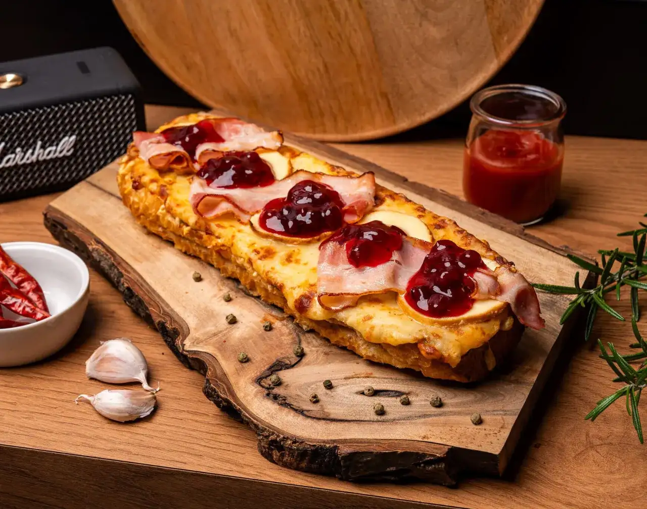 Najlepsze przepisy na zapiekankę góralską, które zachwycą każdego