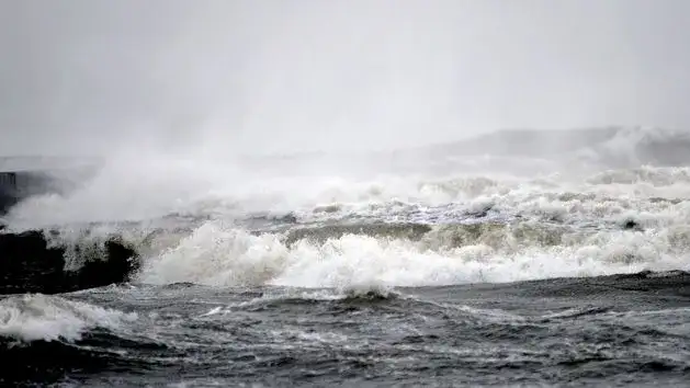 Sztormy na Bałtyku kiedy: uniknij niebezpieczeństw podczas wakacji