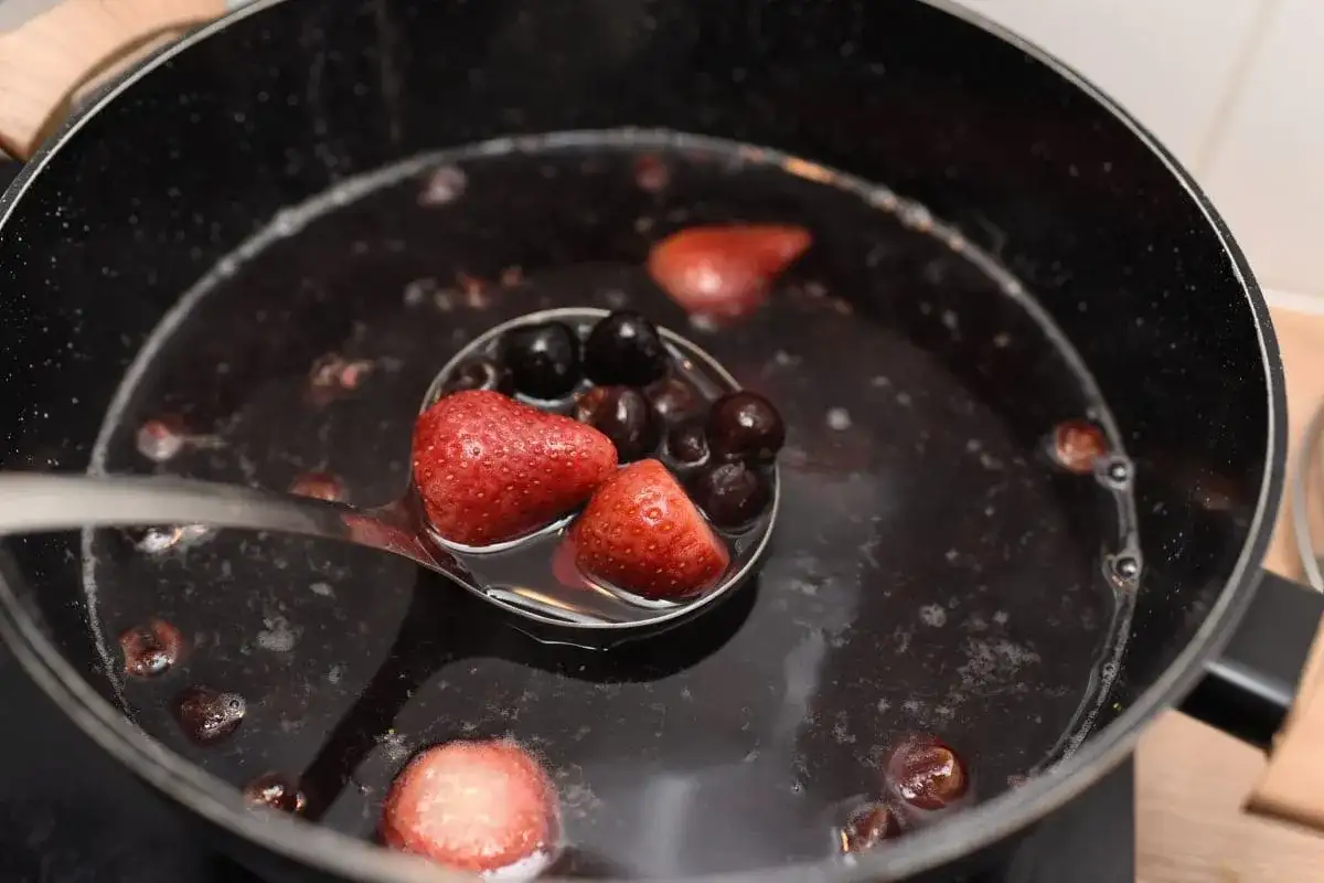 15 dag cukru to ile łyżek? Szybkie przeliczniki dla kucharza.