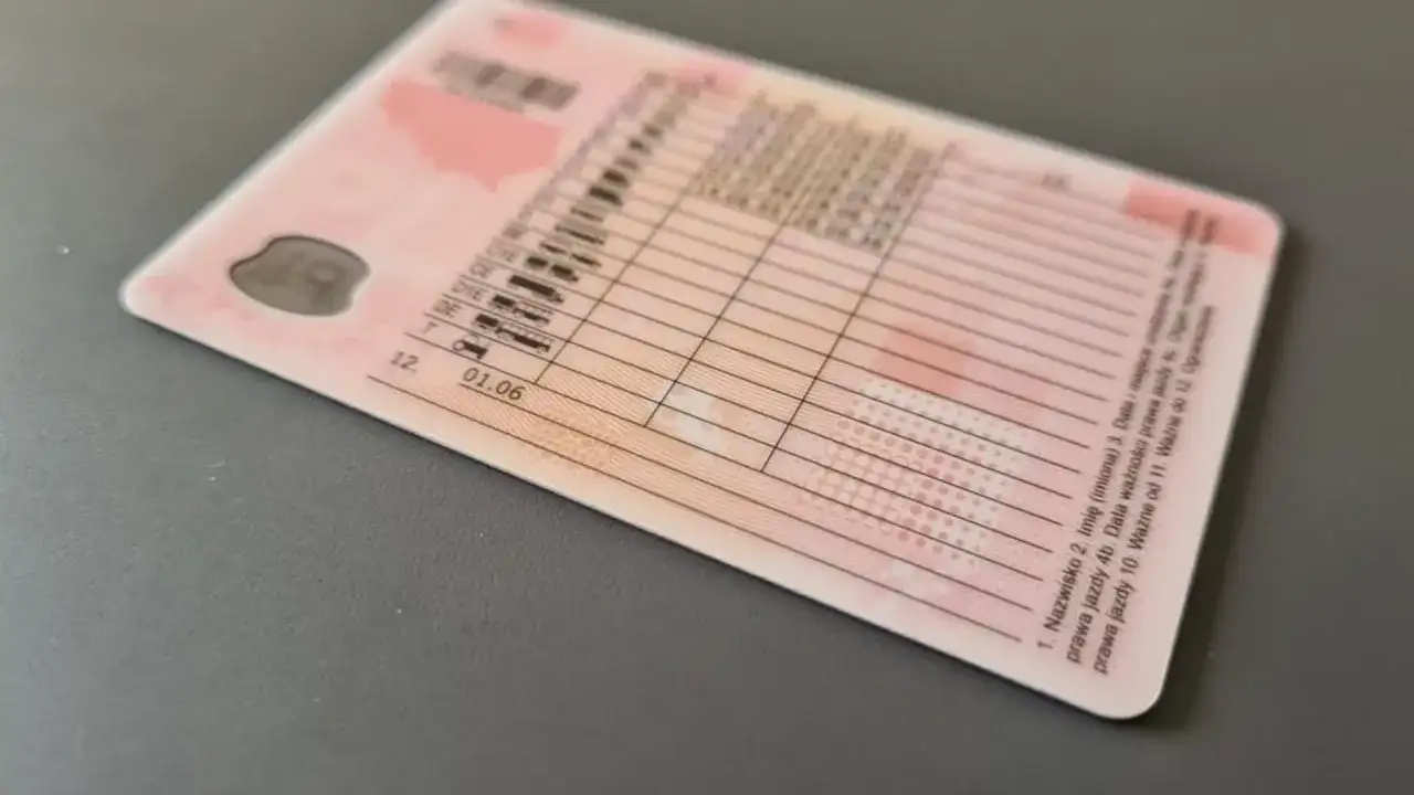 Czy prawo jazdy bezterminowe trzeba wymieniać? Oto co musisz wiedzieć