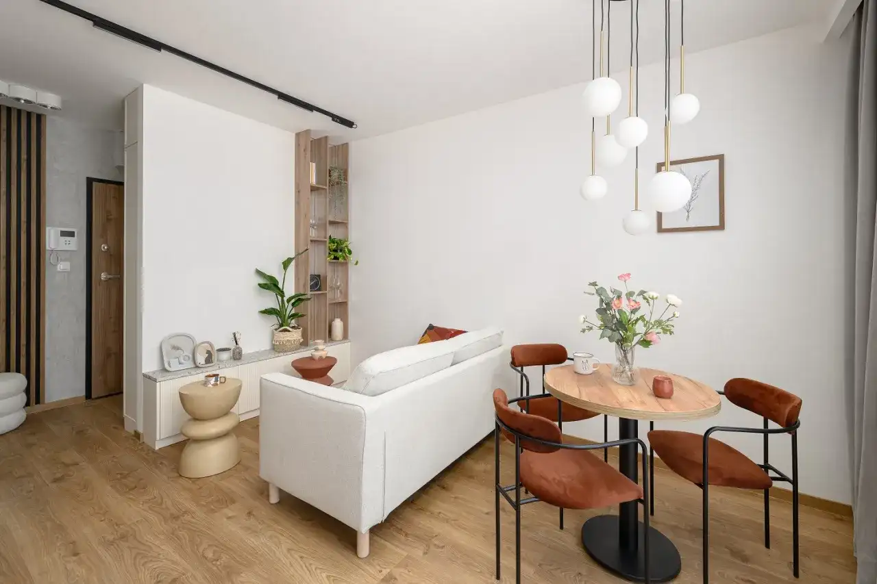 Małe mieszkanie 30 m²: Jak sprytnie urządzić i powiększyć optycznie?