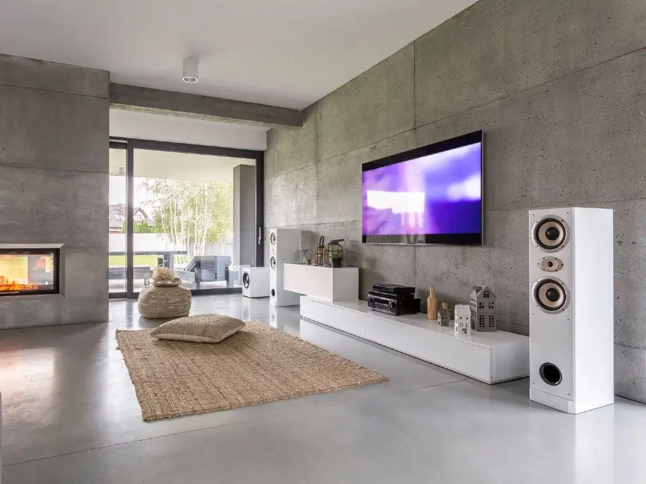 Jak podłączyć głośniki do telewizora? Odkryj najlepszą metodę!