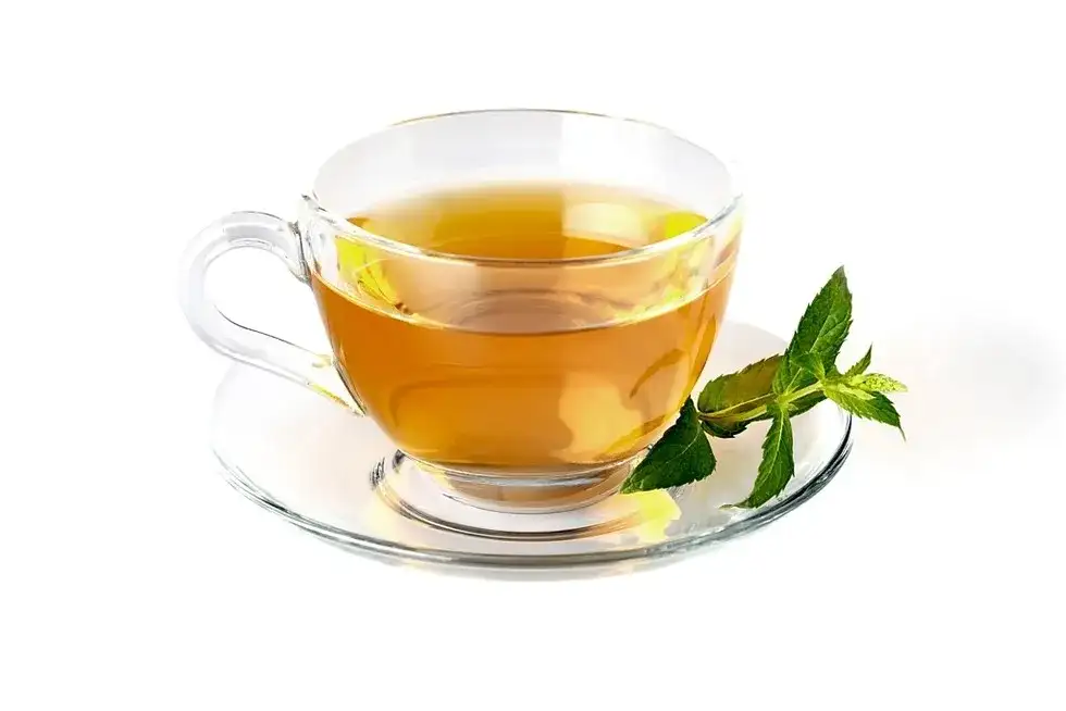 Herbata na trądzik: Poznaj 7 ziół dla zdrowej skóry!