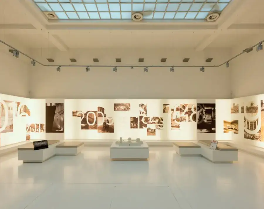 Pawilonu Czterech Kopuł muzeum sztuki współczesnej - historia i wystawy