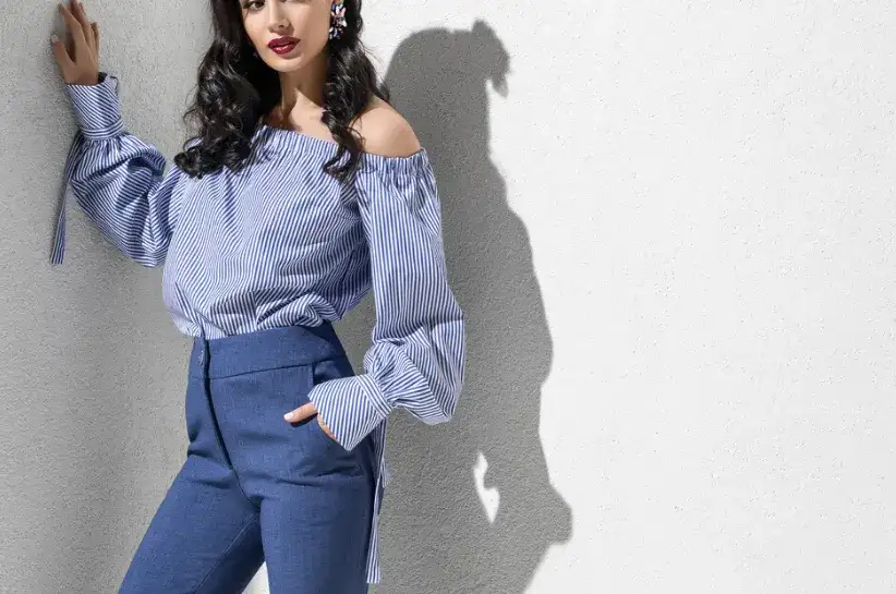 Granatowe spodnie: stylizacje na każdą okazję. Porady eksperta.