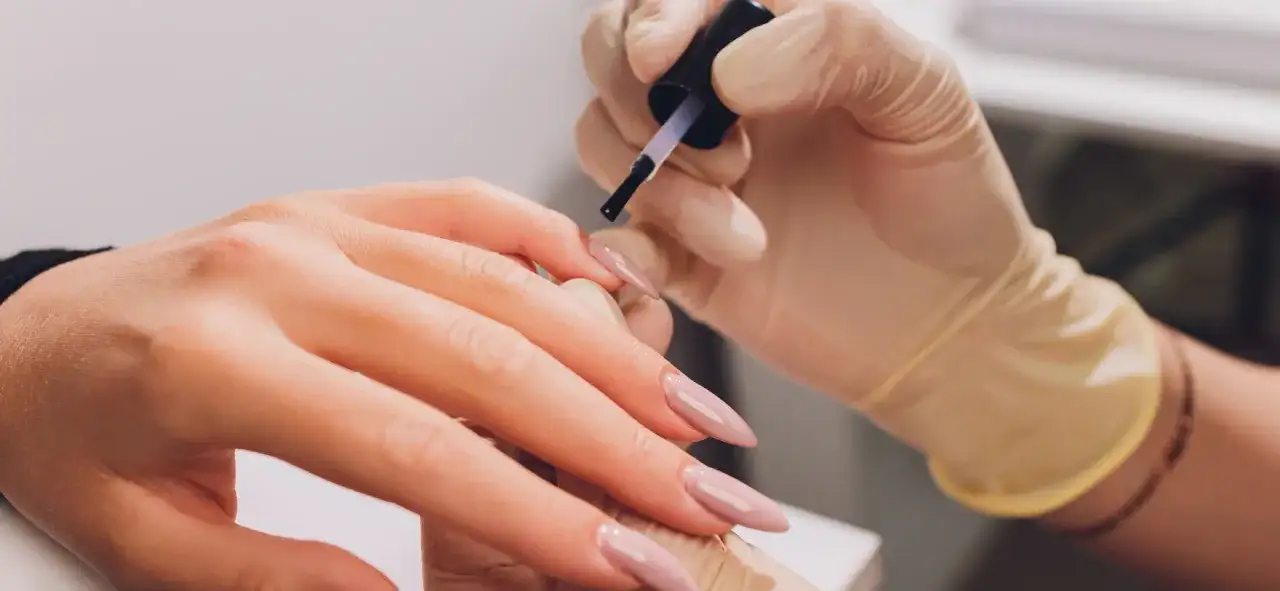 Jak powiększyć płytkę paznokcia: sprawdzone techniki i porady