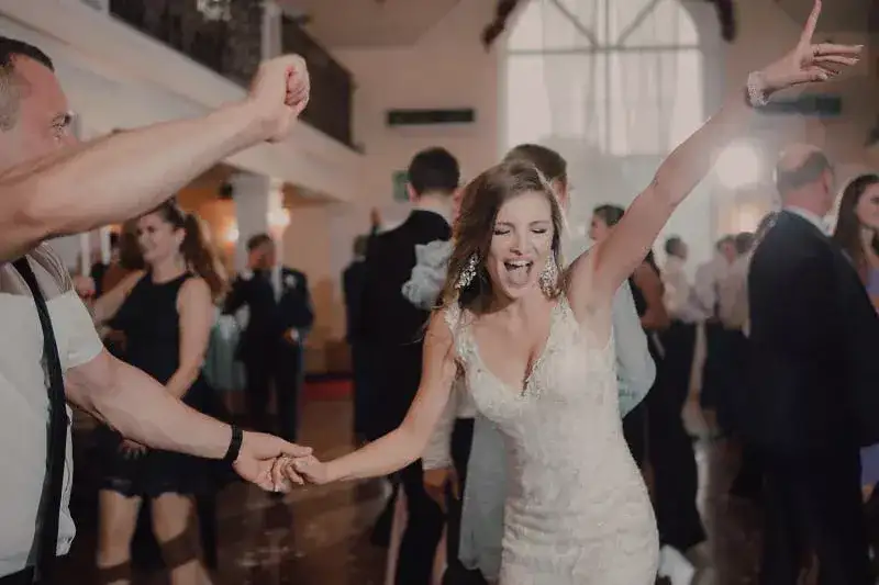 Ile kosztuje fotograf i kamerzysta na wesele? Cennik 2025/2026