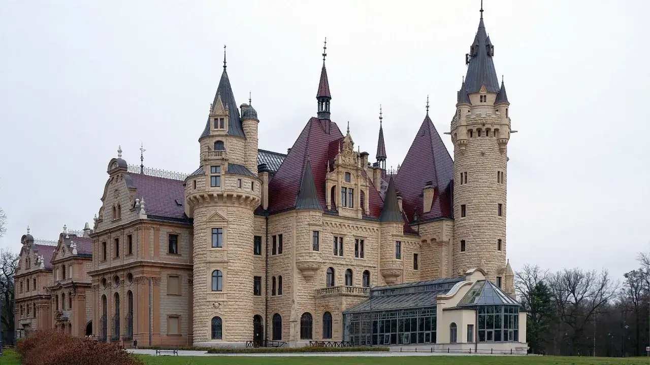 Polska: 100 zamków, które musisz zobaczyć przed śmiercią