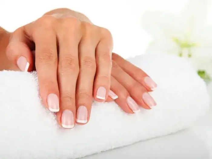 Skuteczne domowe sposoby na odtłuszczenie płytki paznokcia