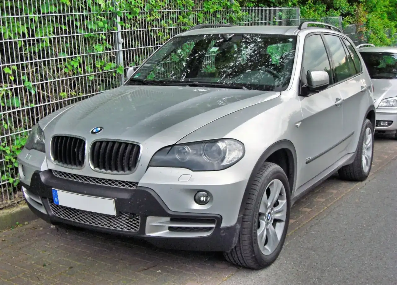 BMW X5 E70 pojemność baku – ile litrów naprawdę zmieści zbiornik?