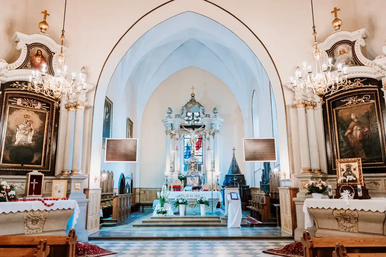 Dlaczego w Boże Ciało są 4 ołtarze? Odkryj ich głębokie znaczenie