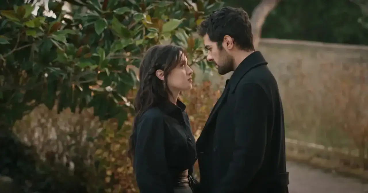 Para dowiedzieć się, ile odcinków ma serial Wichrowe Wzgórza w Polsce, spójrz na tę scenę.