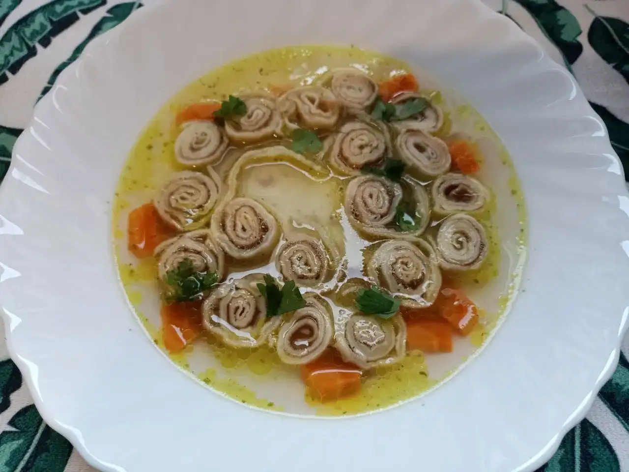 Jakie zupy najlepiej pasują do naleśników? Odkryj pyszne przepisy