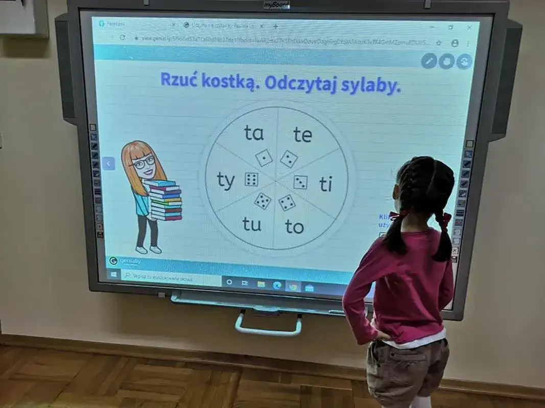 Zajęcia z wykorzystaniem tablicy interaktywnej – jak zwiększyć zaangażowanie dzieci?