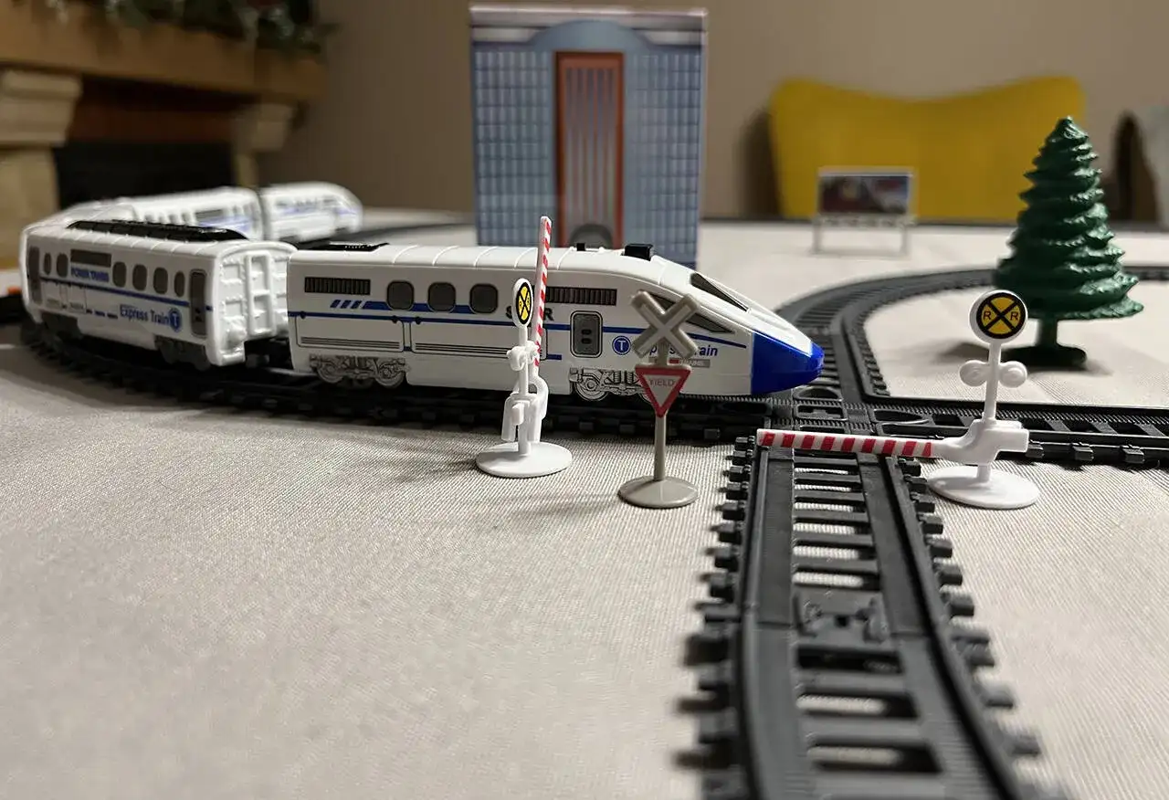 Kolejka elektryczna zabawka: Jak wybrać idealną dla dziecka?