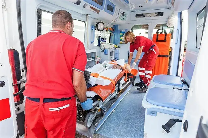 Studia ratownictwo medyczne: 3 czy 5 lat? Pełny przewodnik