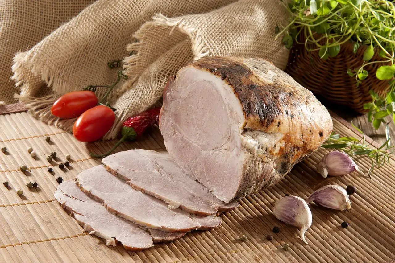 Jak idealnie przygotować wieprzowinę długo pieczoną w niskiej temperaturze