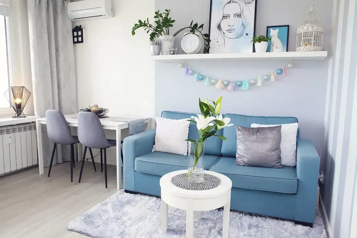 Mały salon w bloku? Jak go zaaranżować pięknie i funkcjonalnie!