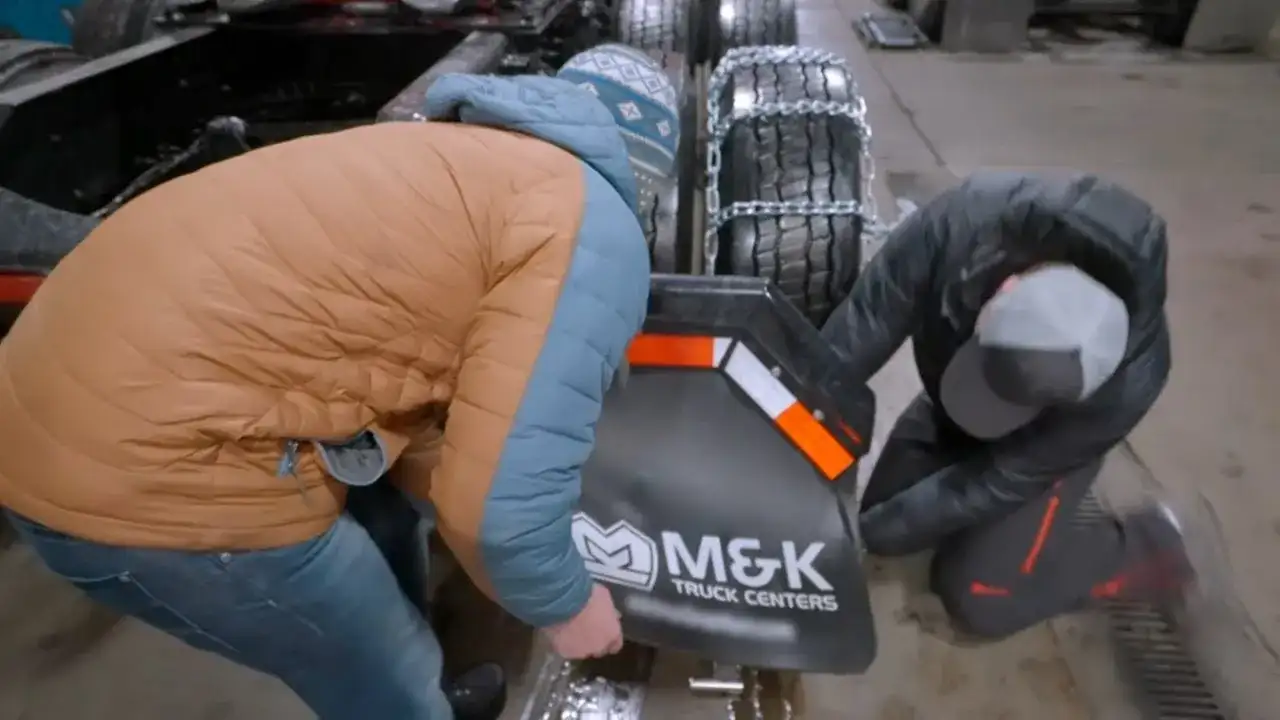 Jak założyć łańcuchy na koła w ciężarówce i uniknąć problemów zimą