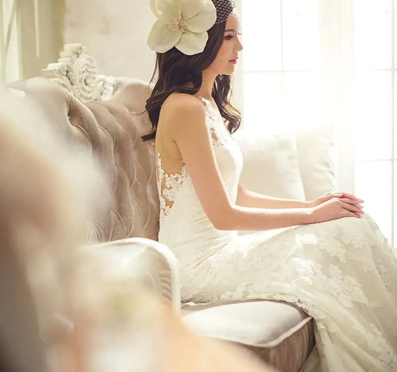 Suknia ślubna ecru dla kogo? Odkryj, jak dobrać idealny fason