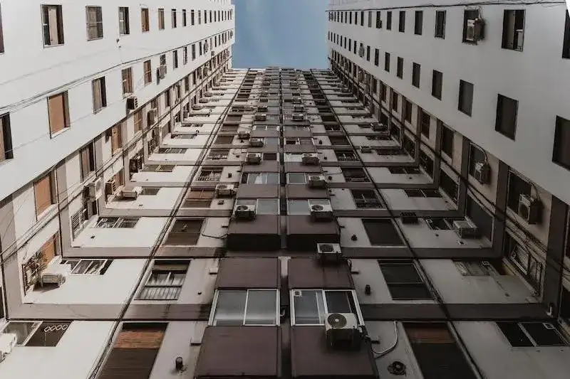 Co daje członkostwo w spółdzielni mieszkaniowej? Odkryj korzyści i oszczędności